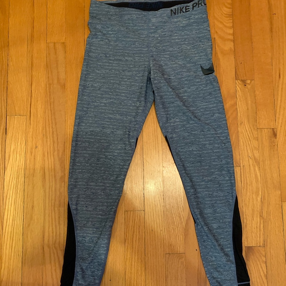 NWOT NIKE DRI-FIT LEGGINGS